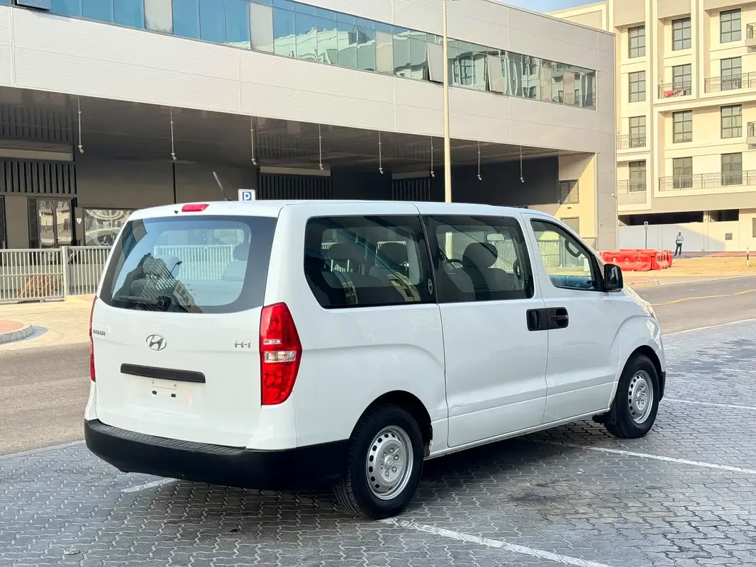 Hyundai H-1 2.5 AT RWD (170 حصان) - 5