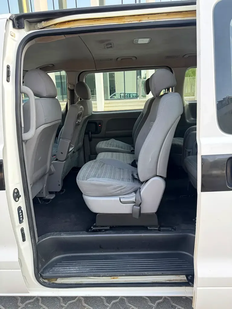 Hyundai H-1 2.5 AT RWD (170 حصان) - 8