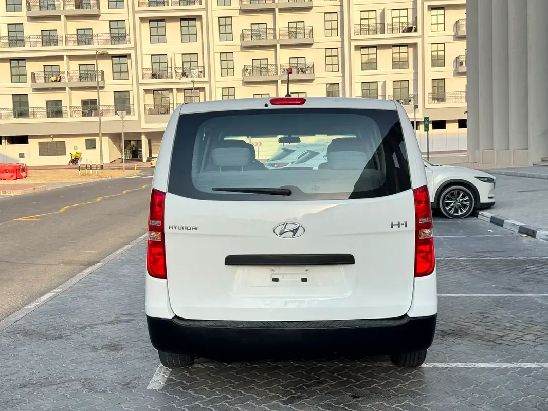 Hyundai H-1 2.5 AT RWD (170 حصان) - 6