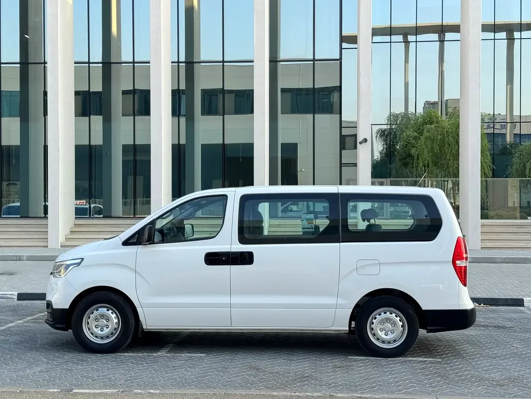 Hyundai H-1 2.5 AT RWD (170 حصان) - 12