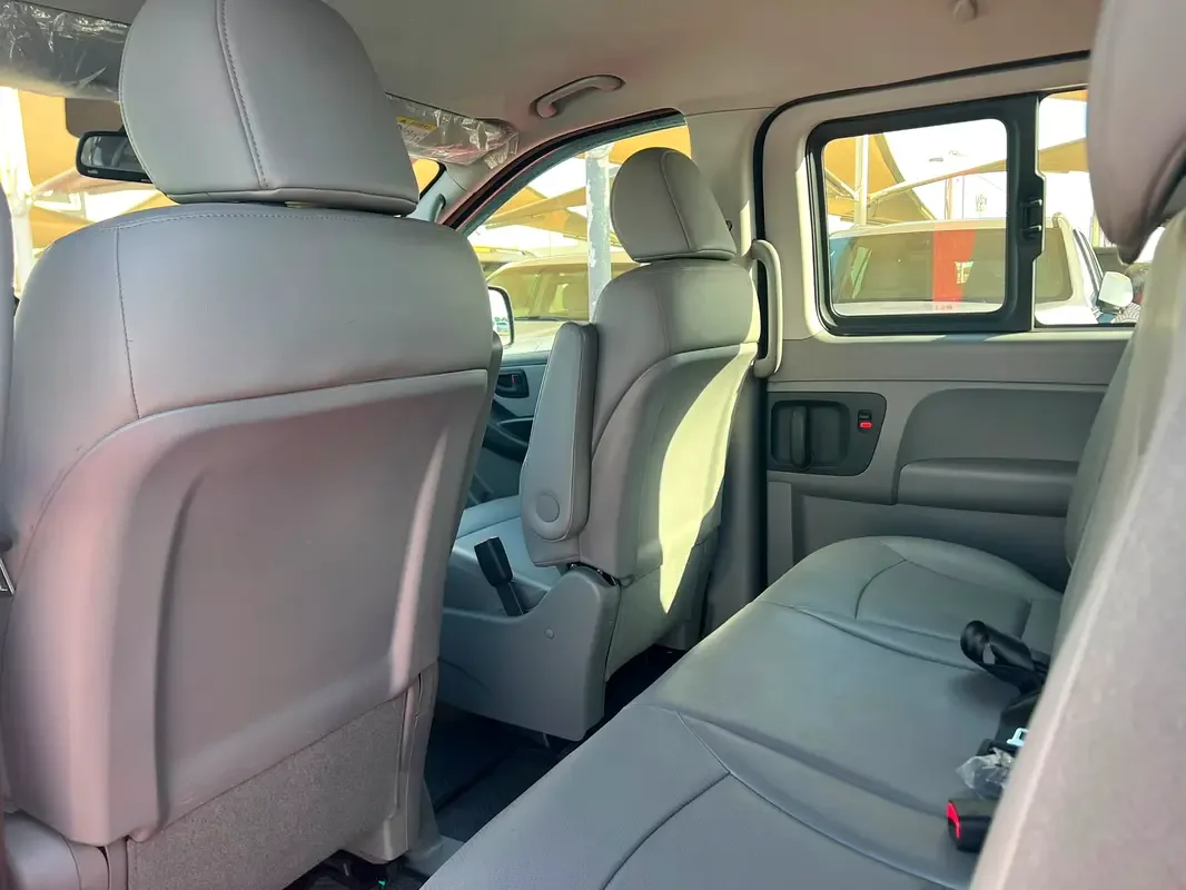 Hyundai H-1 2.5 MT (100 hp) - 13