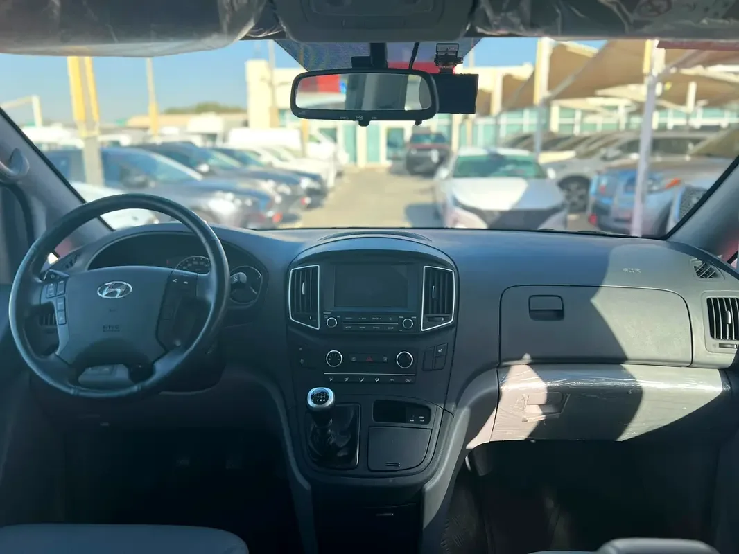 Hyundai H-1 2.5 MT (100 hp) - 14