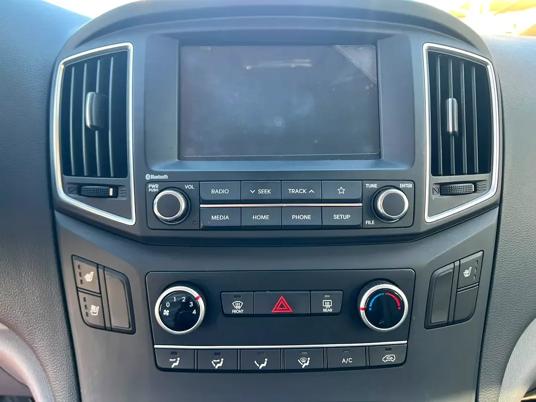 Hyundai H-1 2.5 MT (100 hp) - 19