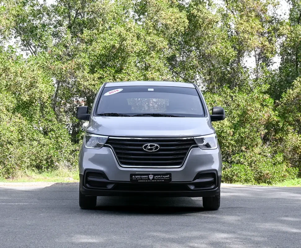Hyundai H-1 2.5 MT (136 hp)