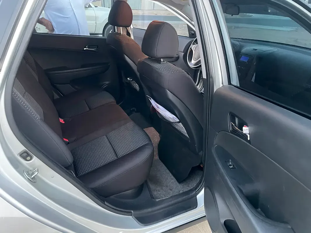 Hyundai i30 1.6 AT (126 hp) - 11