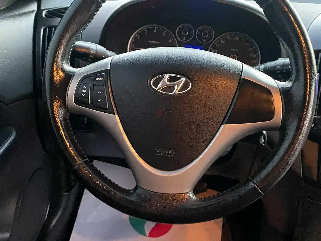 Hyundai i30 1.6 AT (126 hp) - 15