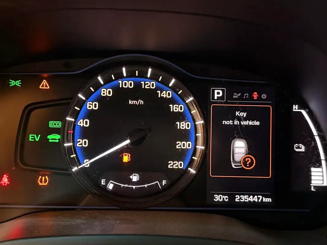 Hyundai Ioniq 1.6 Plug-in-Hybrid AMT (105 hp) - 7