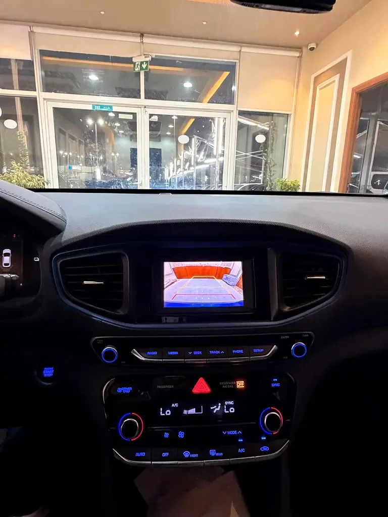 Hyundai Ioniq 1.6 Plug-in-Hybrid AMT (105 hp) - 8