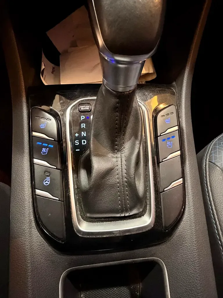 Hyundai Ioniq 1.6 Plug-in-Hybrid AMT (105 hp) - 9