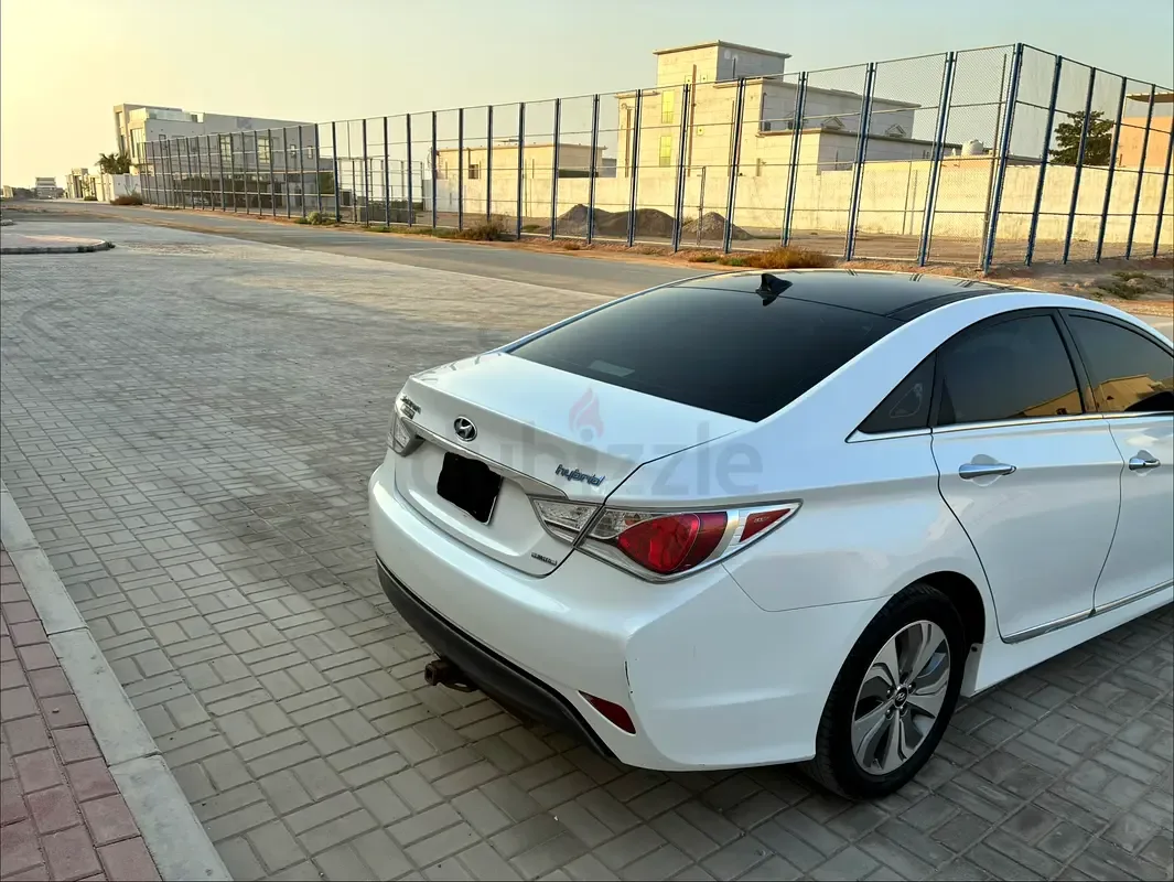 Hyundai Sonata 2.0 AT (195 hp) - 3