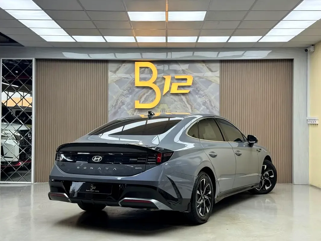 Hyundai Sonata 2.5 AT (191 حصان) - 4