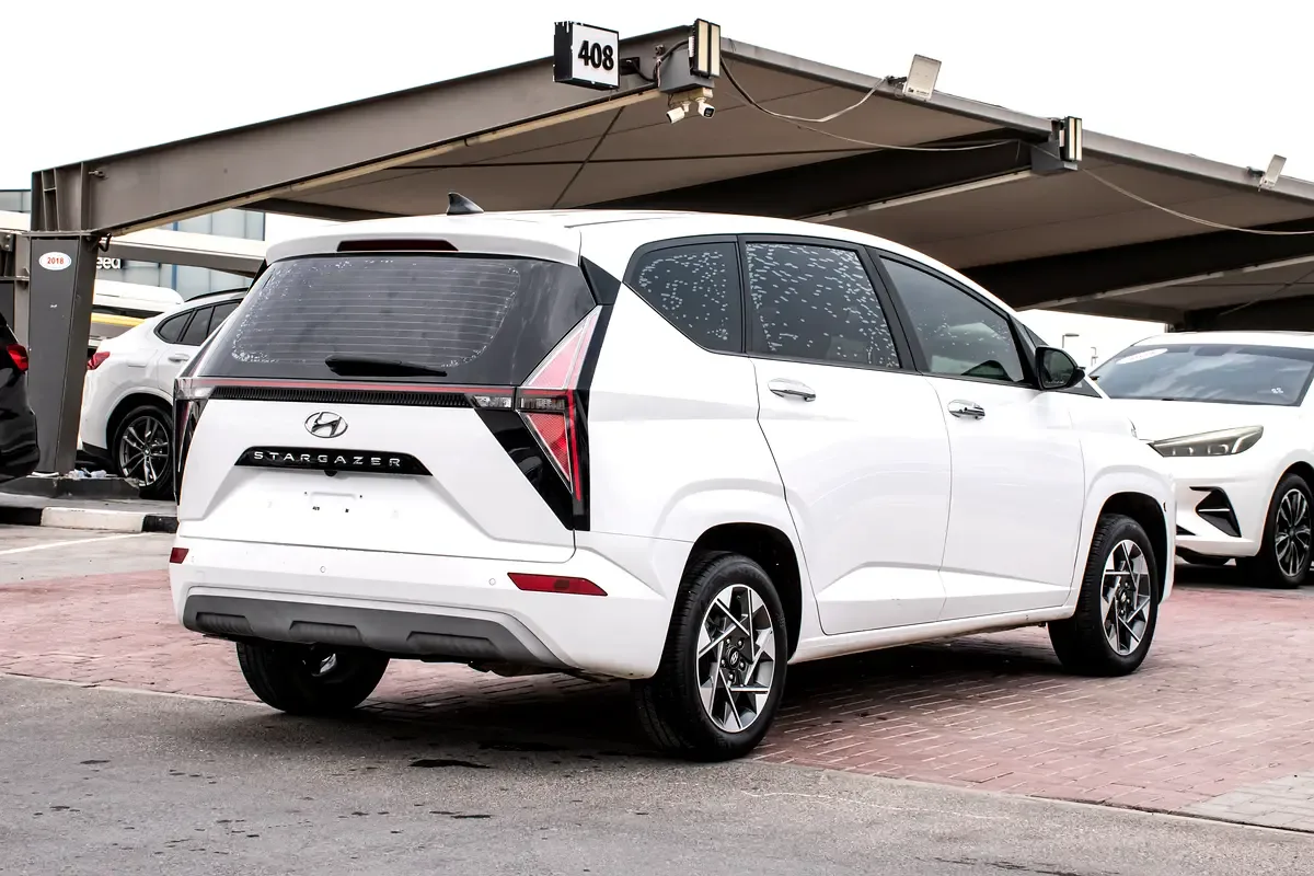 Hyundai Stargazer 1.5 CVT (115 hp) - 8