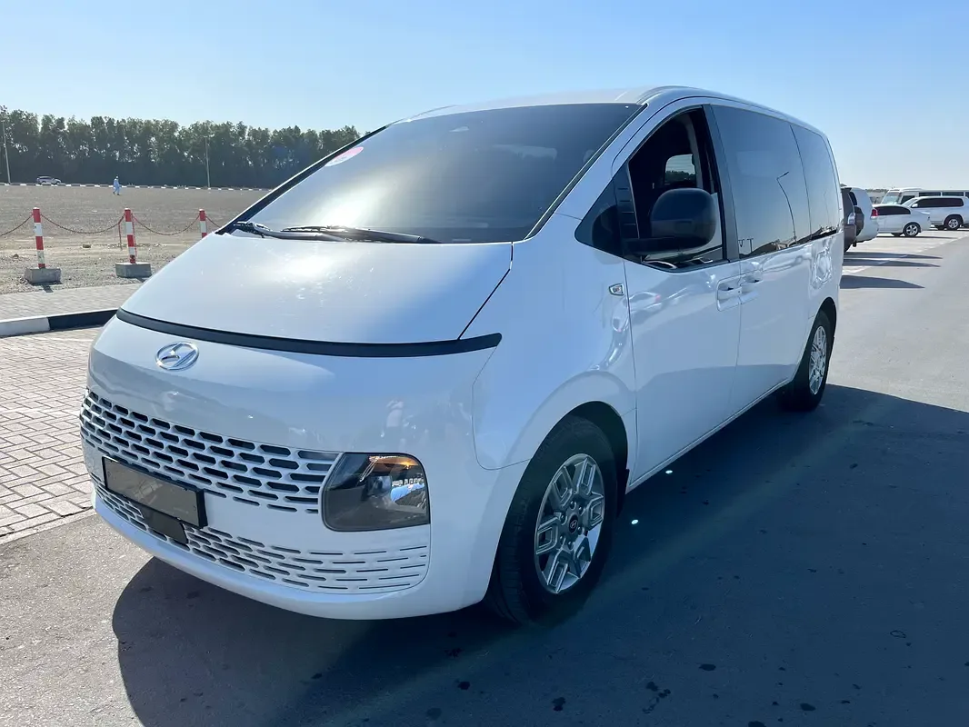 Hyundai Staria 2.2 AT (177 حصان) - 2