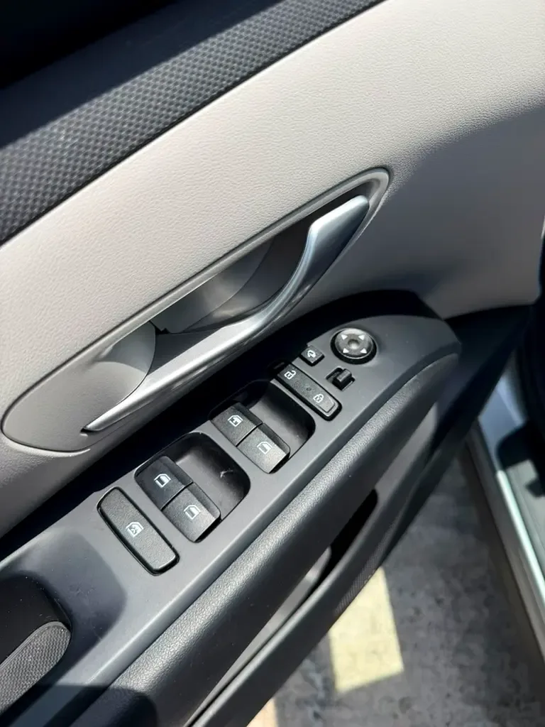 Hyundai Tucson 2.0 AT AWD (156 حصان) - 16