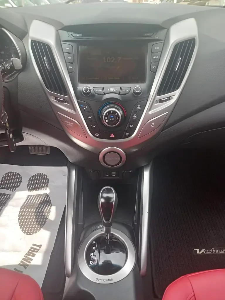 Hyundai Veloster 1.6 AT (132 حصان) - 10