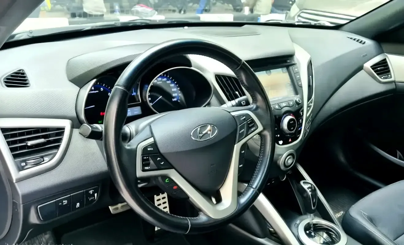 Hyundai Veloster 1.6 AT (132 hp) - 2