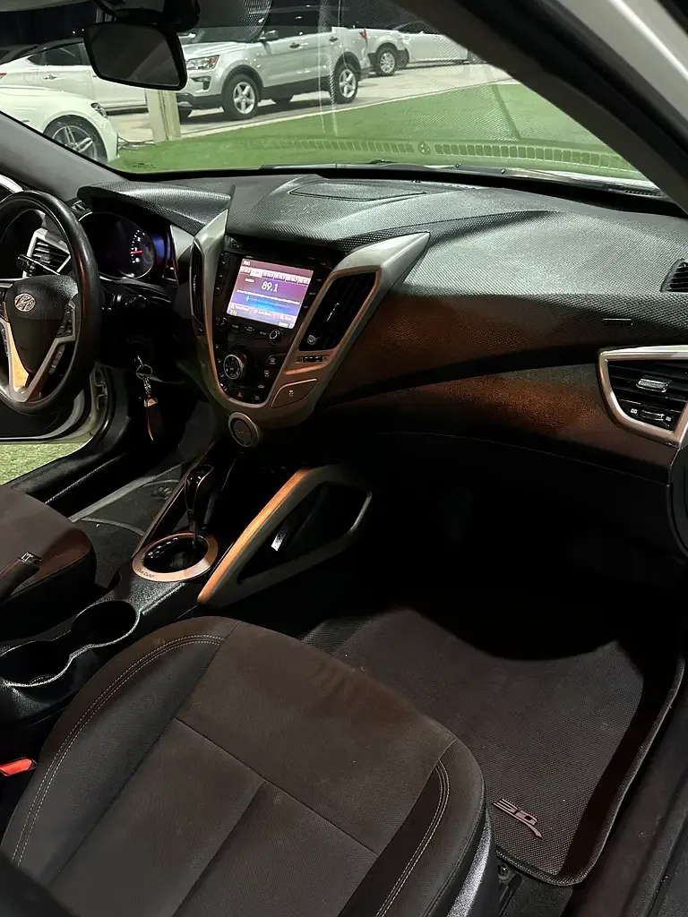 Hyundai Veloster 1.6 AT (132 hp) - 12