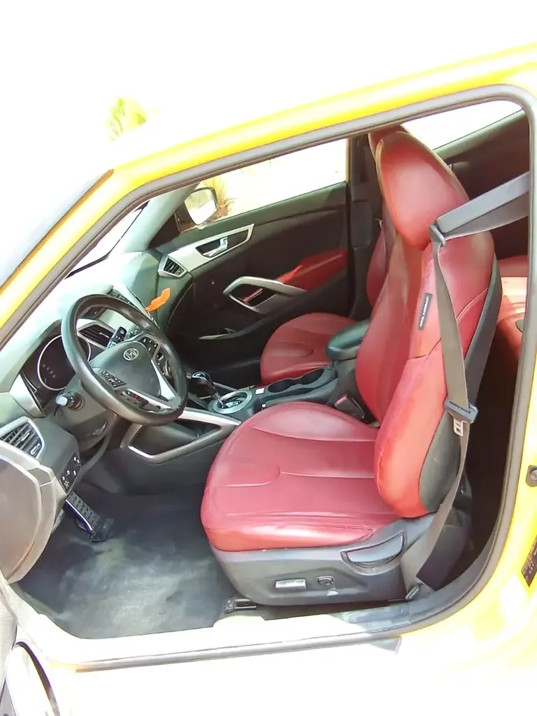 Hyundai Veloster 1.6 AT (140 حصان) - 3