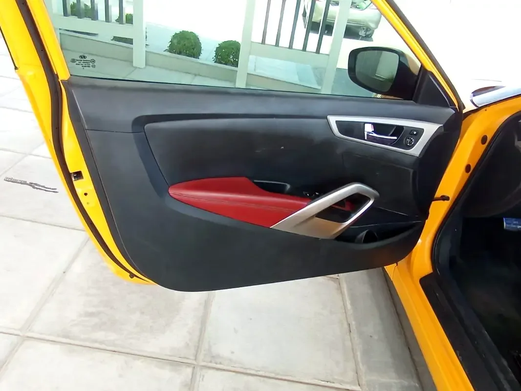 Hyundai Veloster 1.6 AT (140 حصان) - 7