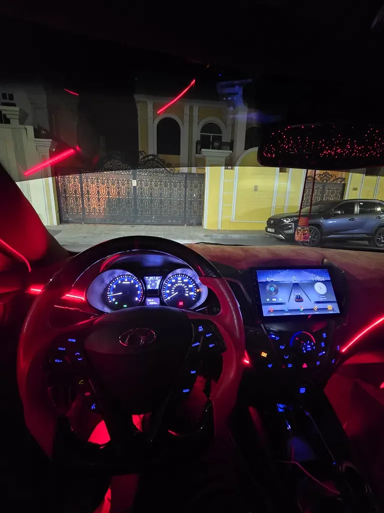 Hyundai Veloster 1.6 AT (204 hp) - 11