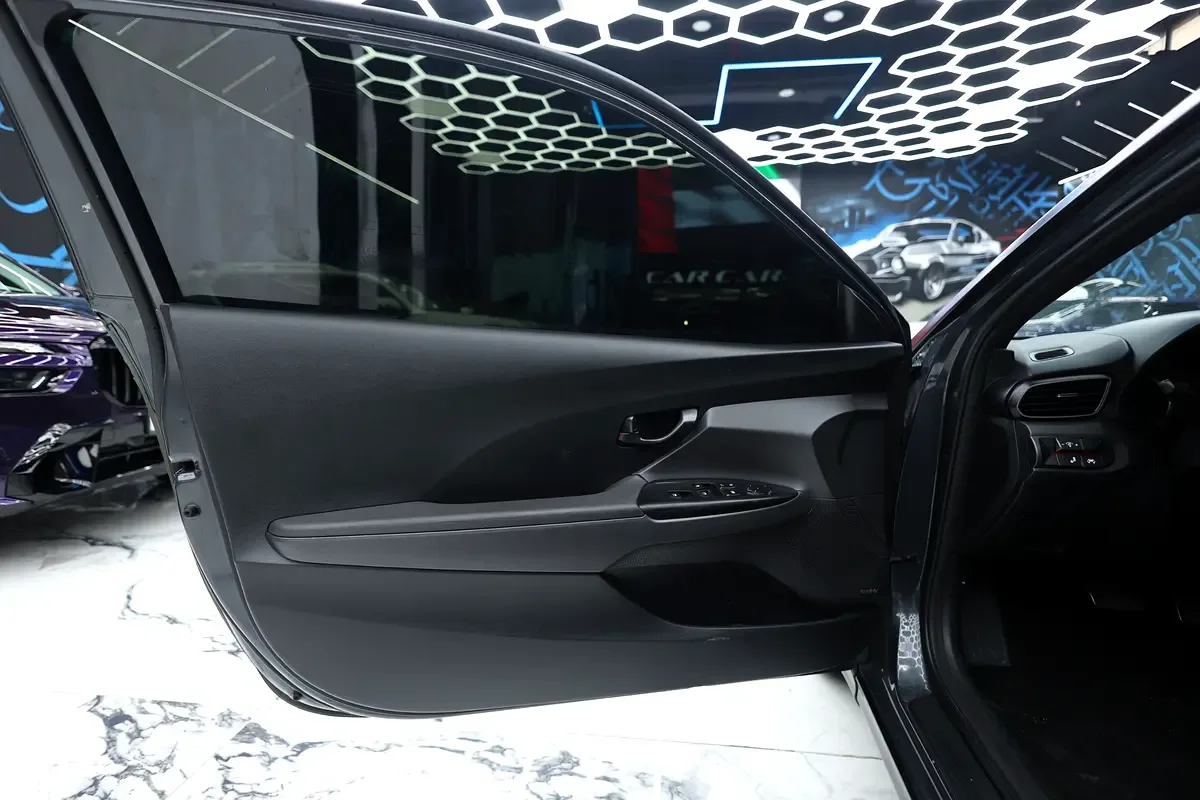Hyundai Veloster 2.0 AMT (275 hp) - 13