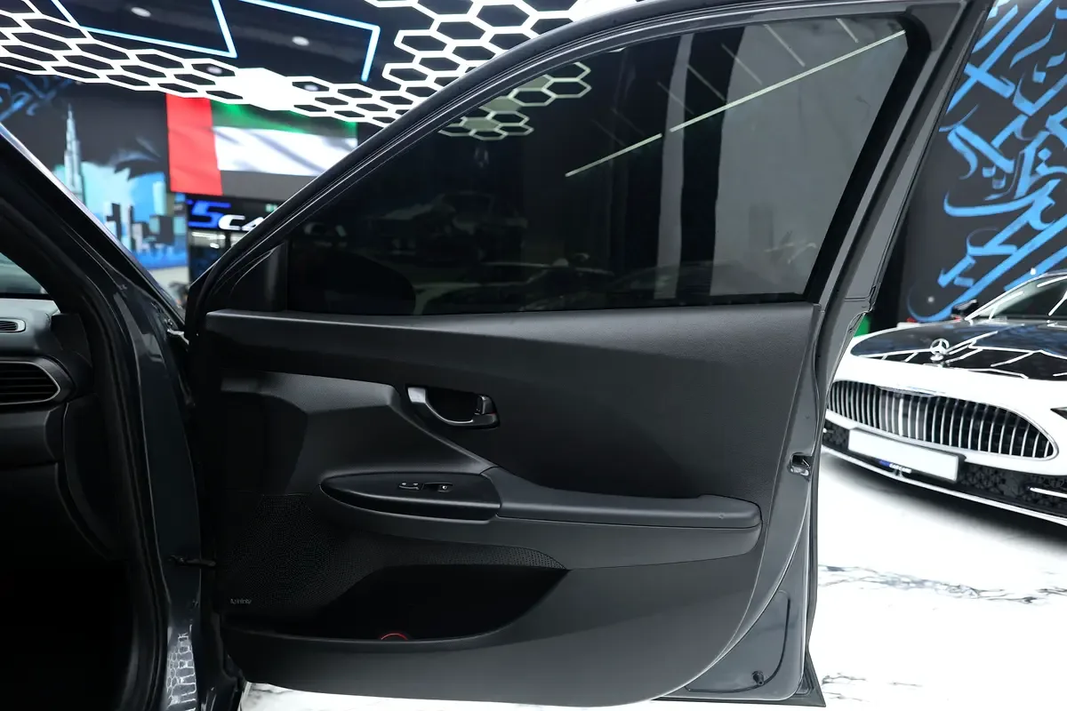 Hyundai Veloster 2.0 AMT (275 hp) - 12