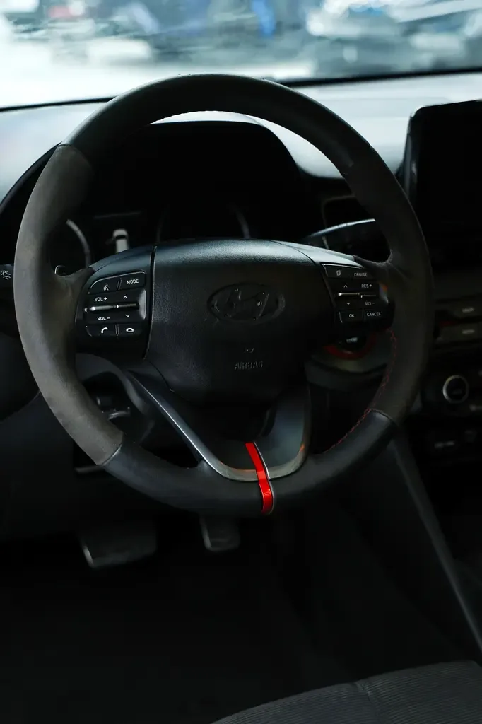 Hyundai Veloster 2.0 AMT (275 hp) - 15