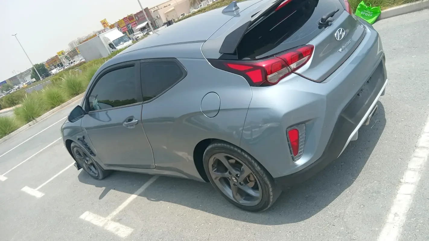 Hyundai Veloster 2.0 AT (147 حصان) - 2