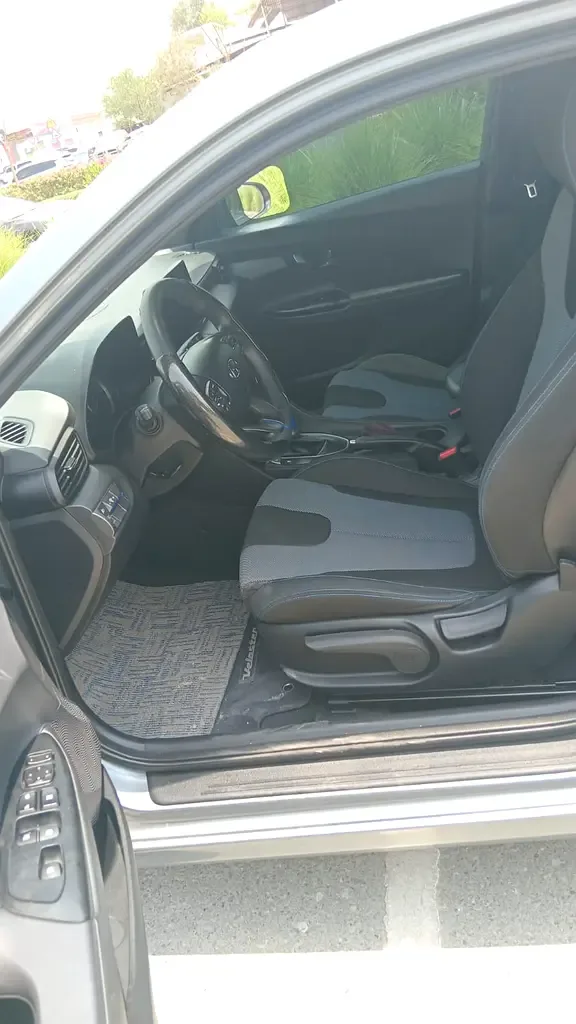 Hyundai Veloster 2.0 AT (147 حصان) - 8