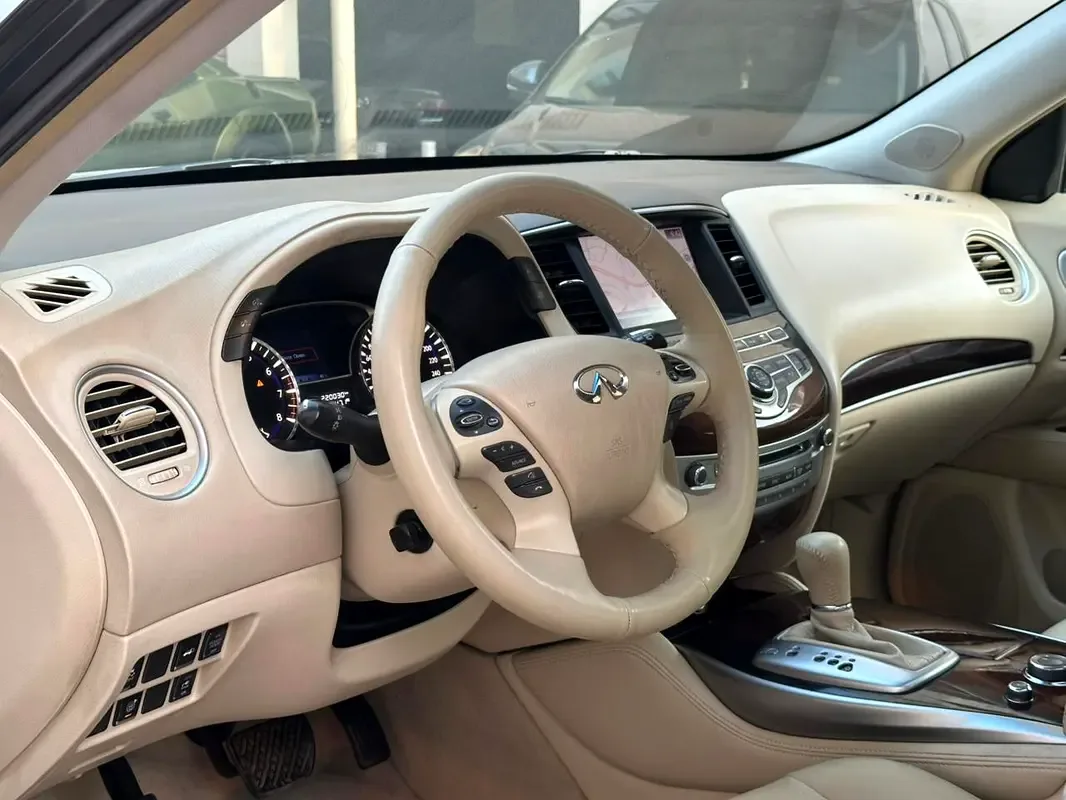 Infiniti JX-Series JX35 CVT AWD (262 حصان) - 10
