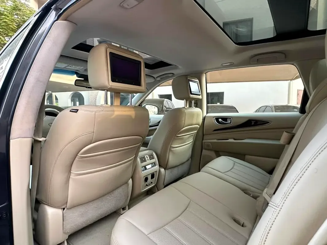 Infiniti JX-Series JX35 CVT AWD (262 حصان) - 9