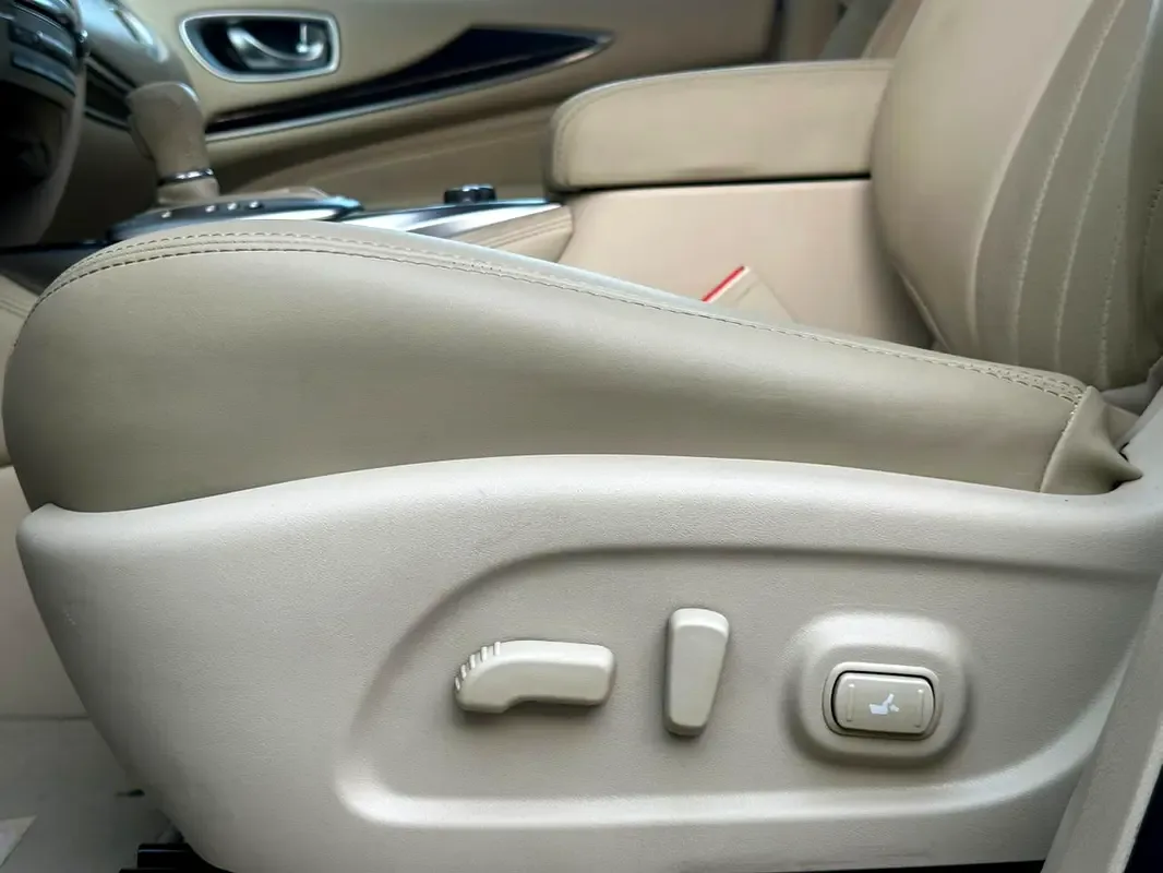 Infiniti JX-Series JX35 CVT AWD (262 حصان) - 12