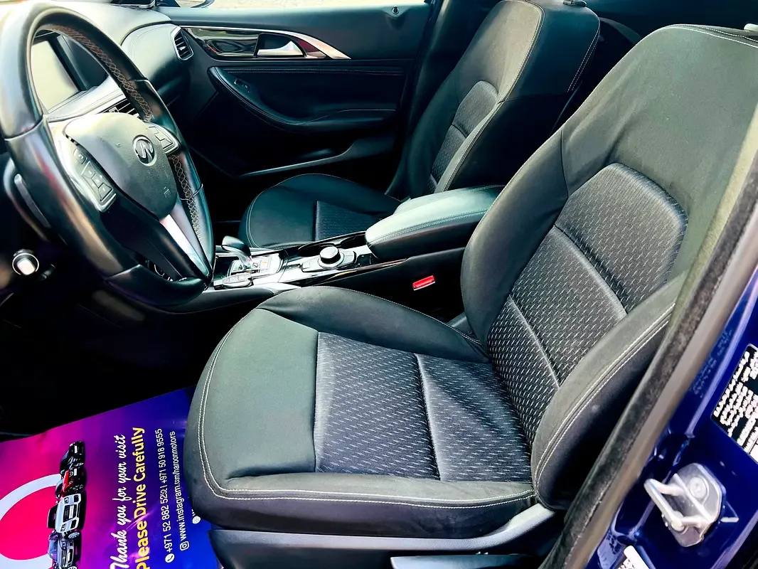 Infiniti Q30 1.6 AMT (149 حصان) - 14