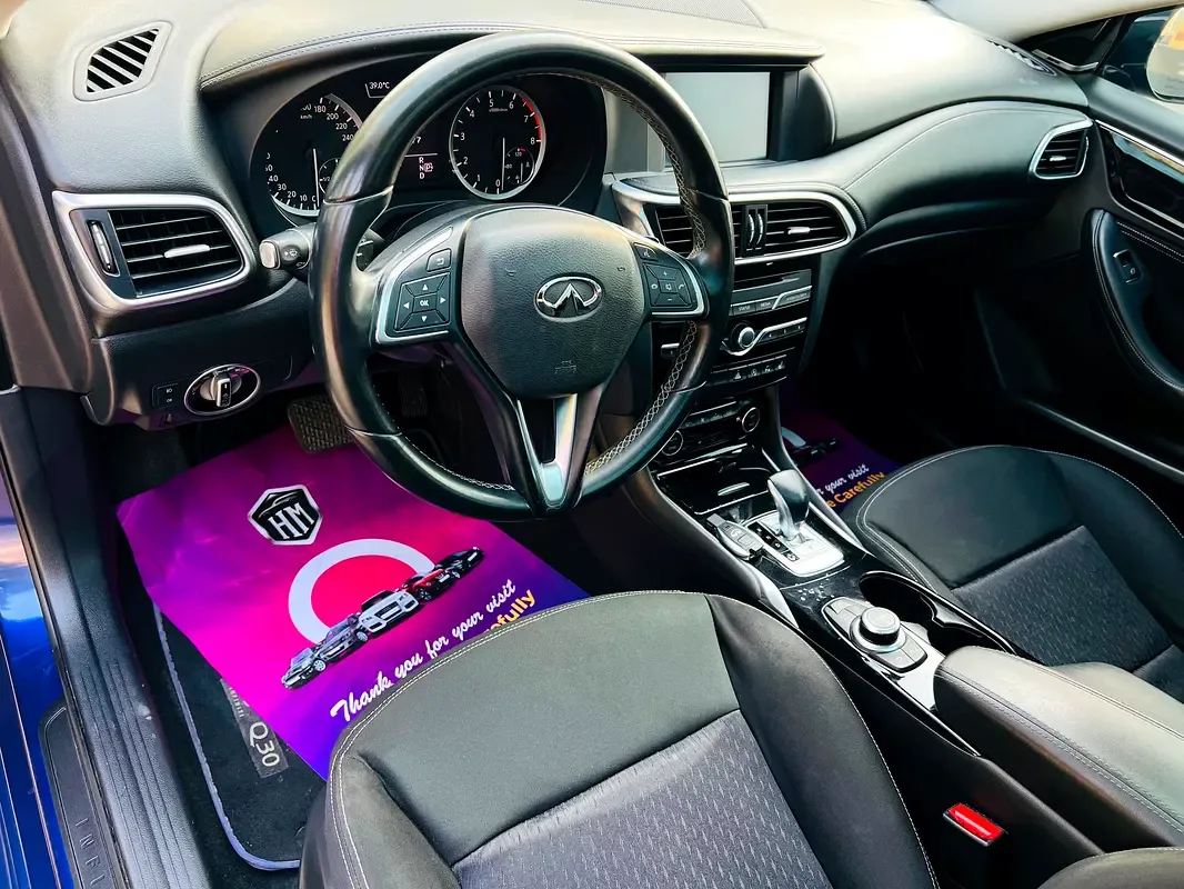 Infiniti Q30 1.6 AMT (149 حصان) - 17
