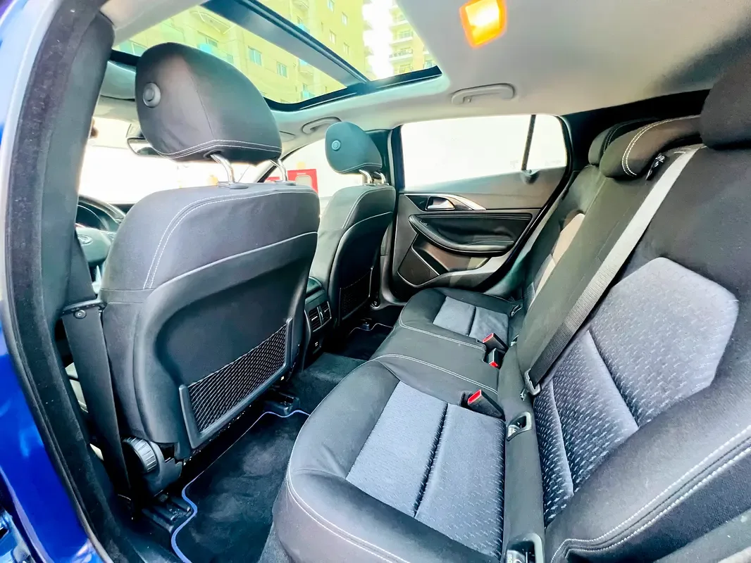 Infiniti Q30 1.6 AMT (149 حصان) - 18