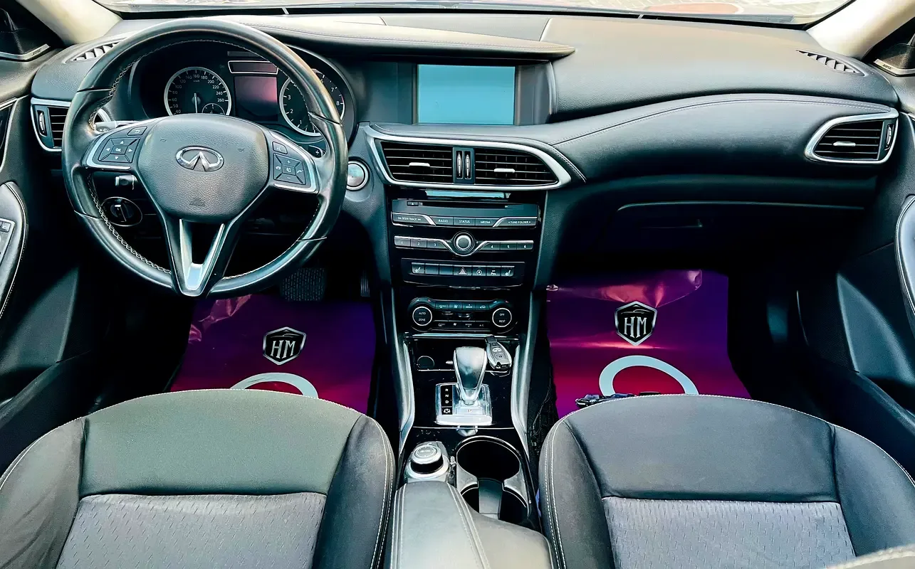 Infiniti Q30 1.6 AMT (149 حصان) - 20
