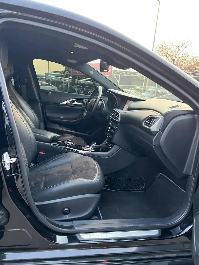 Infiniti Q30 2.0 DCT AWD (211 hp) - 19