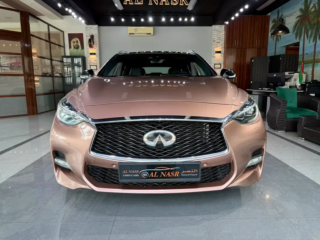 Infiniti Q30 2.0 DCT AWD (211 حصان) - 2