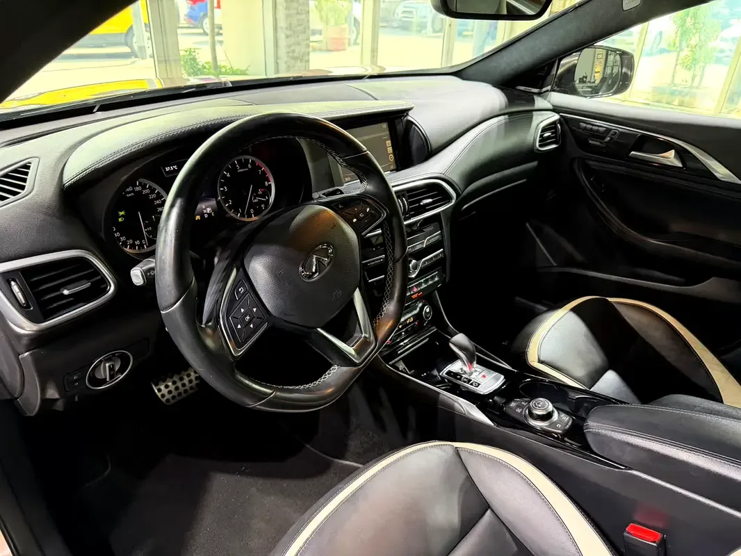 Infiniti Q30 2.0 DCT AWD (211 حصان) - 8