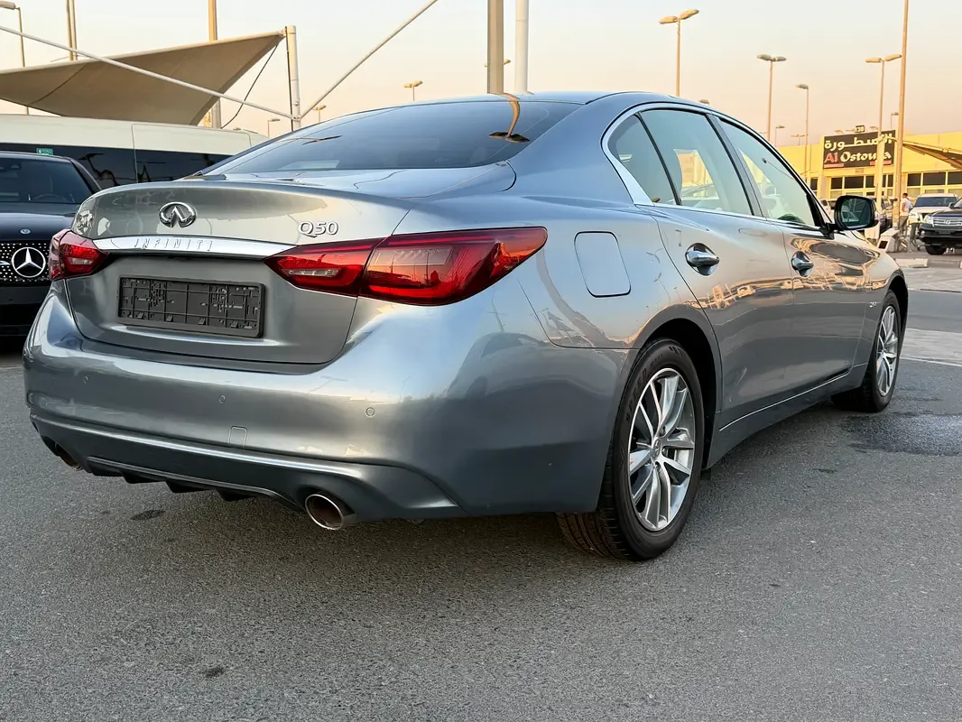 Infiniti Q50 2.0 AT RWD (211 حصان) - 3