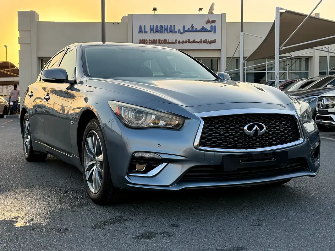 Infiniti Q50 2.0 AT RWD (211 hp)