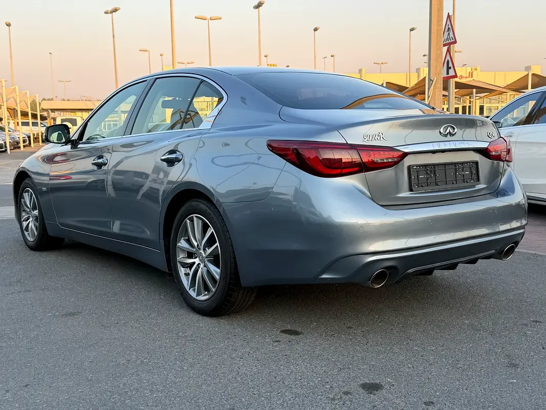 Infiniti Q50 2.0 AT RWD (211 حصان) - 5