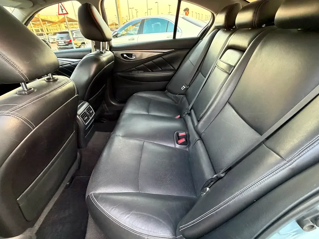 Infiniti Q50 2.0 AT RWD (211 حصان) - 12