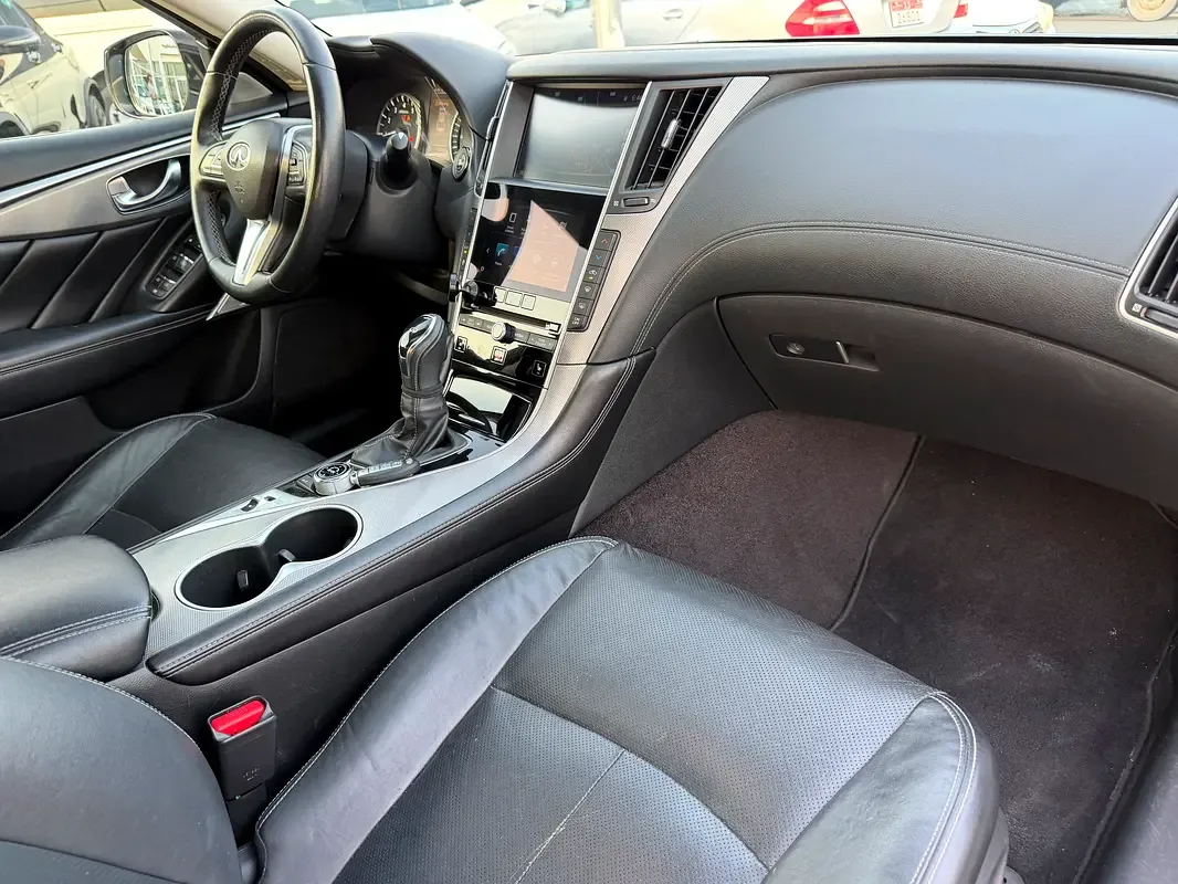 Infiniti Q50 2.0 AT RWD (211 حصان) - 15
