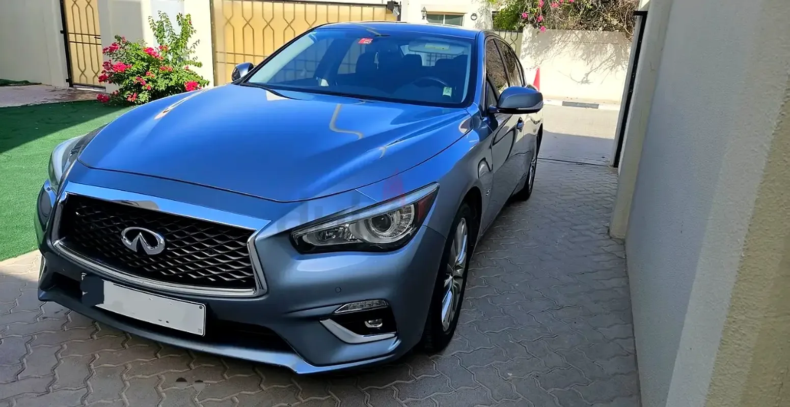 Infiniti Q50 2.0 AT RWD (211 hp)