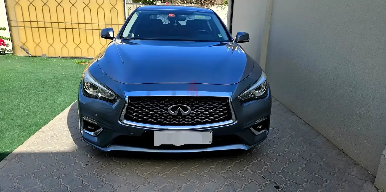Infiniti Q50 2.0 AT RWD (211 حصان) - 2