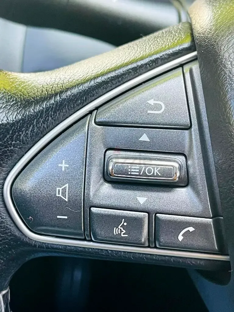 Infiniti Q50 2.0 AT RWD (211 hp)