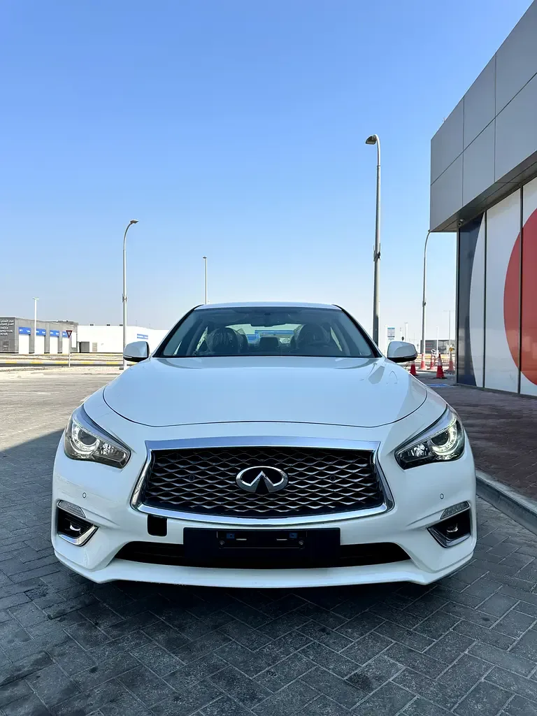 Infiniti Q50 3.0 AT AWD (405 hp)
