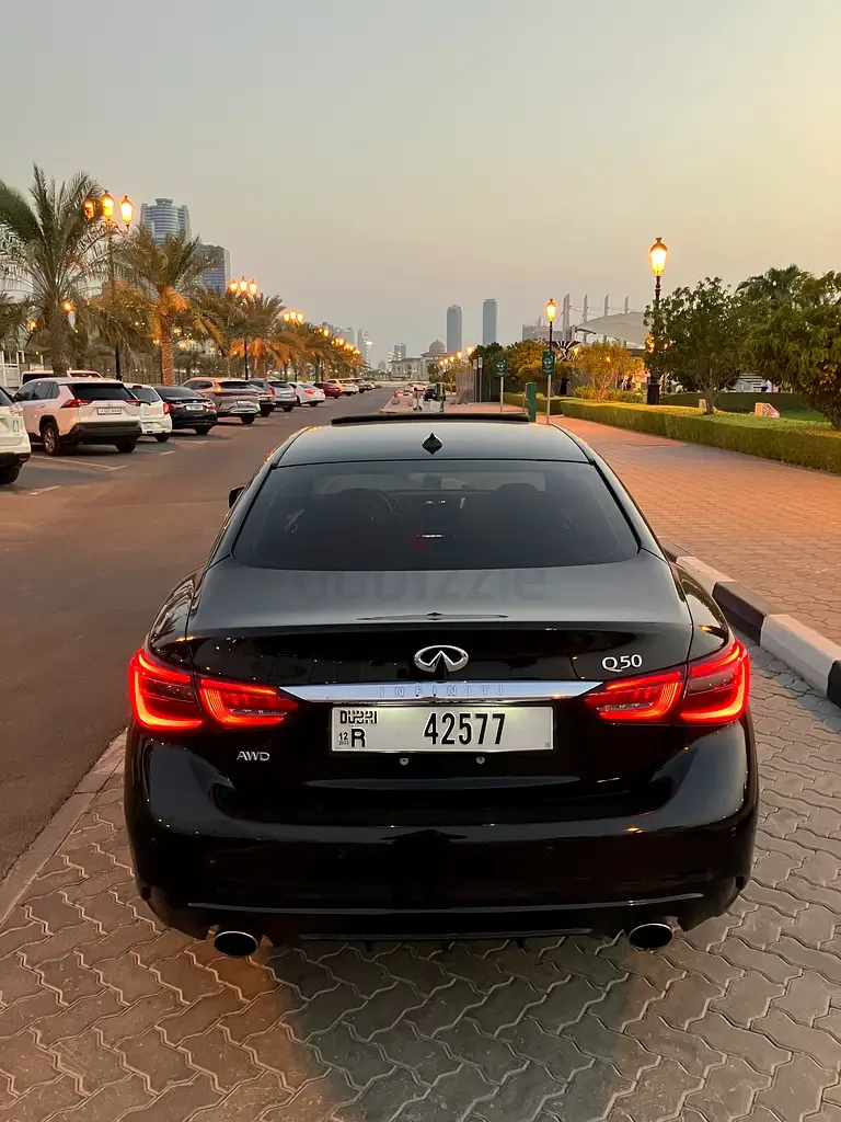 Infiniti Q50 3.0 AT AWD (405 حصان) - 3
