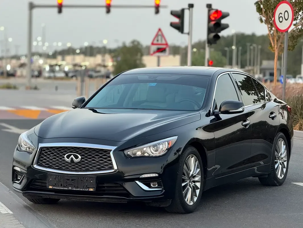 Infiniti Q50 3.0 AT AWD (405 hp)